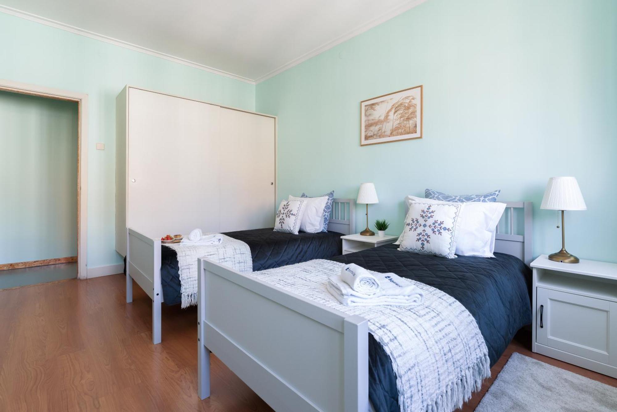 Host Wise - Colorful Bright Flat With Balcony Διαμέρισμα Πόρτο Δωμάτιο φωτογραφία